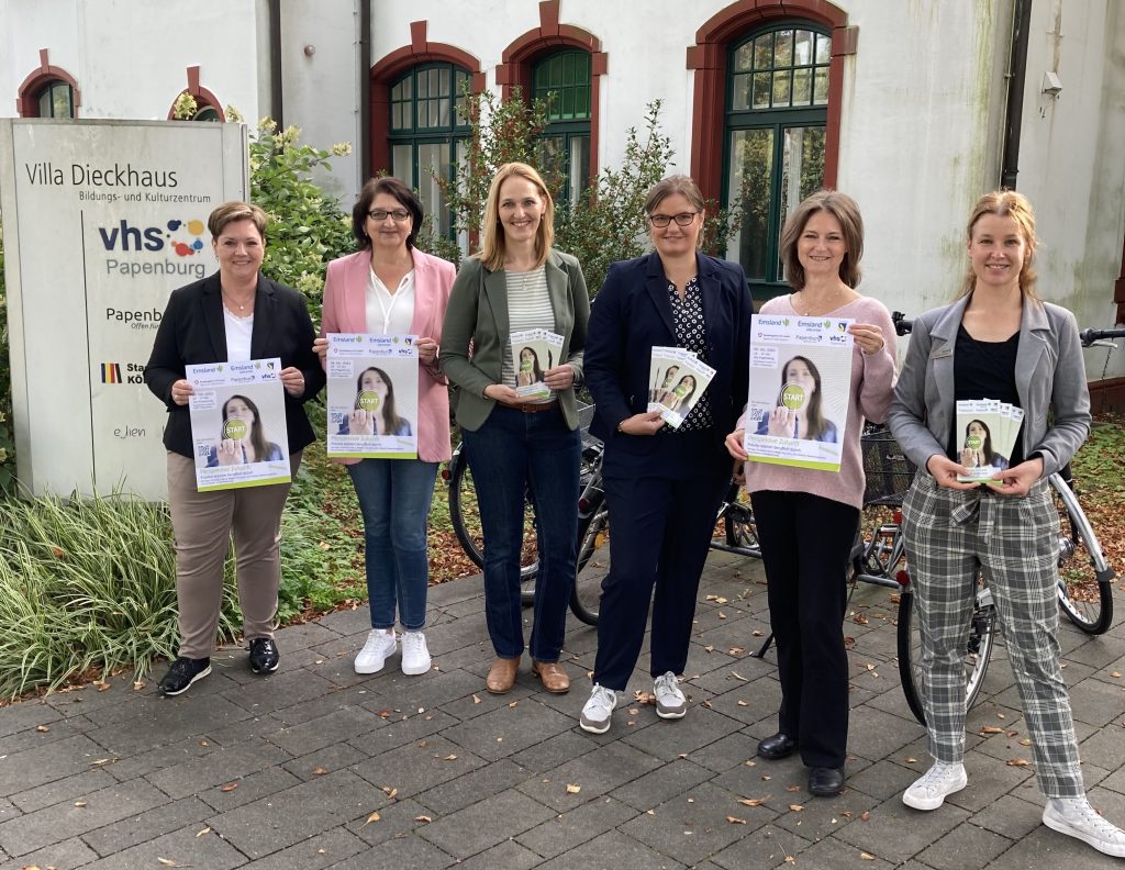 von links nach rechts: Barbara Nee (BCA Jobcenter Emsland), Marlies Kohne (Gleichstellungsbeauftragte Landkreis Emsland), Ilka Krane (Leitung Koordinierungsstelle Frauen und Wirtschaft Landkreis Emsland), Kathrin Zandman (BCA Agentur für Arbeit Nordhorn), Franziska Hähnlein (Fachbereichsleitung Berufliche Bildung vhs Papenburg), Melanie Schröder (Gleichstellungsbeauftragte Stadt Papenburg). Foto: Stadt Papenburg