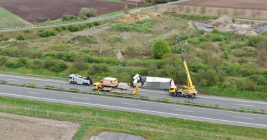 15.000 Euro Schaden bei LKW Unfall auf der Autobahn Übersicht4