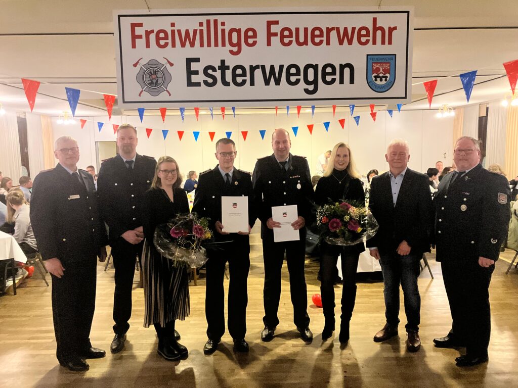 Winterfest der Freiwilligen Feuerwehr Esterwegen: Ehrungen und Beförderungen